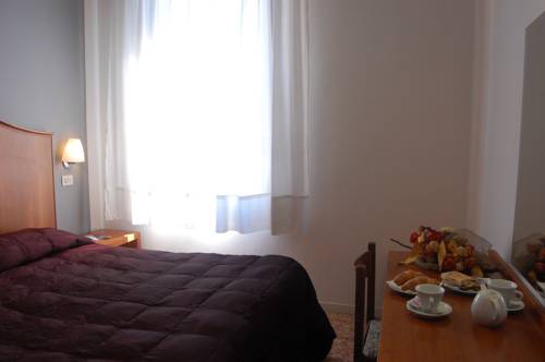 Imagen de la habitación del Hotel Alba, Gallo. Foto 6
