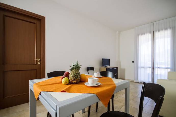 Imagen de la habitación del Hotel Alba Holiday. Foto 12