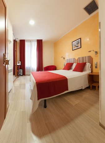 Imagen de la habitación del Hotel Alba, Las Ramblas. Foto 5
