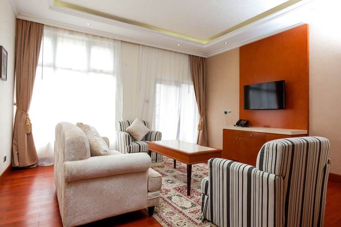 Imagen de la habitación del Hotel Alba Meru. Foto 13