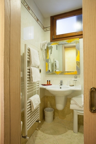 Imagen de la habitación del Hotel Alba Palace, Florencia. Foto 9