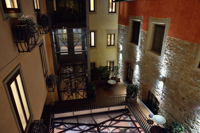 Imagen de los interiores del Hotel Alba Palace, Florencia. Foto 18