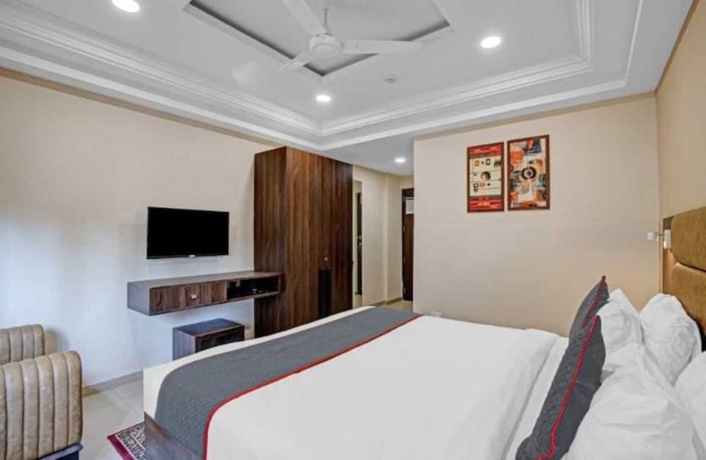 Imagen de la habitación del Hotel Alba Premier. Foto 11