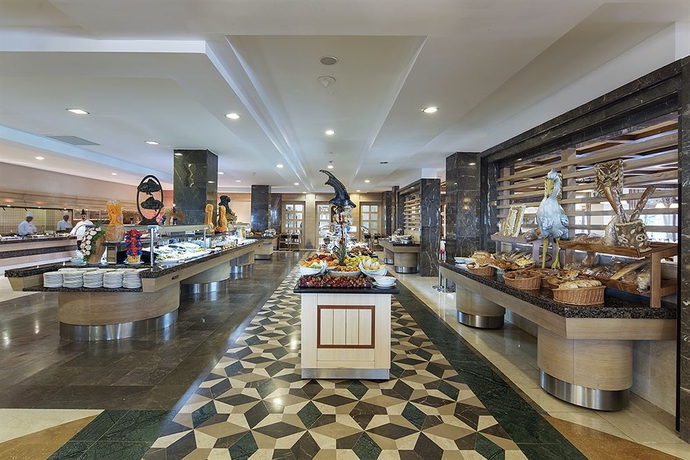 Imagen del bar/restaurante del Hotel Alba Queen - All Inclusive. Foto 6