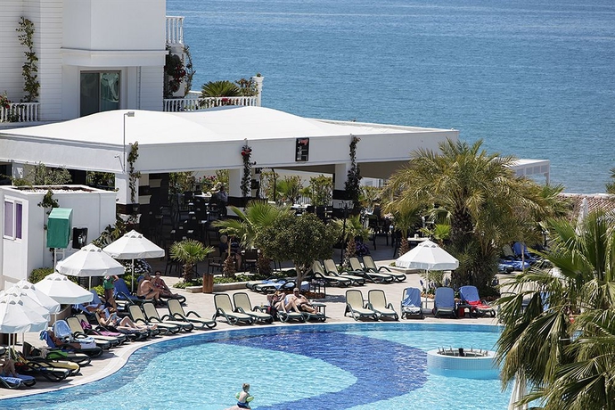 Imagen general del Hotel Alba Queen - All Inclusive. Foto 2