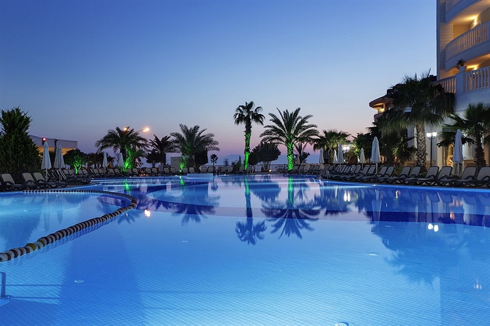 Imagen de la piscina del Hotel Alba Queen - All Inclusive. Foto 15
