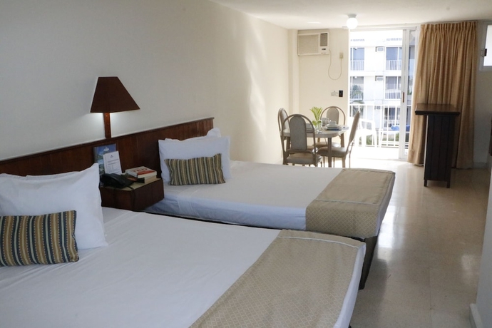 Imagen de la habitación del Hotel Alba Suites Acapulco. Foto 2