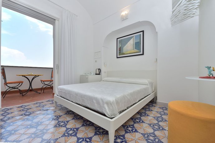 Imagen de la habitación del Hotel Albadamare Boutique. Foto 3