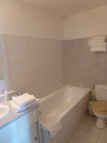 Imagen de la habitación del Hotel Alba-flora. Foto 12