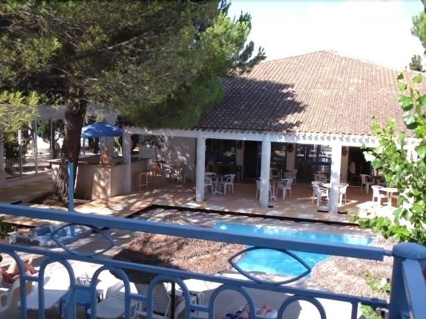 Imagen de la piscina del Hotel Alba-flora. Foto 19