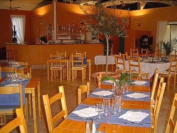 Imagen del bar/restaurante del Hotel Alba-flora. Foto 3