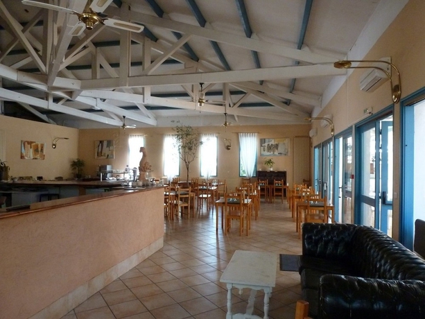 Imagen del bar/restaurante del Hotel Alba-flora. Foto 7