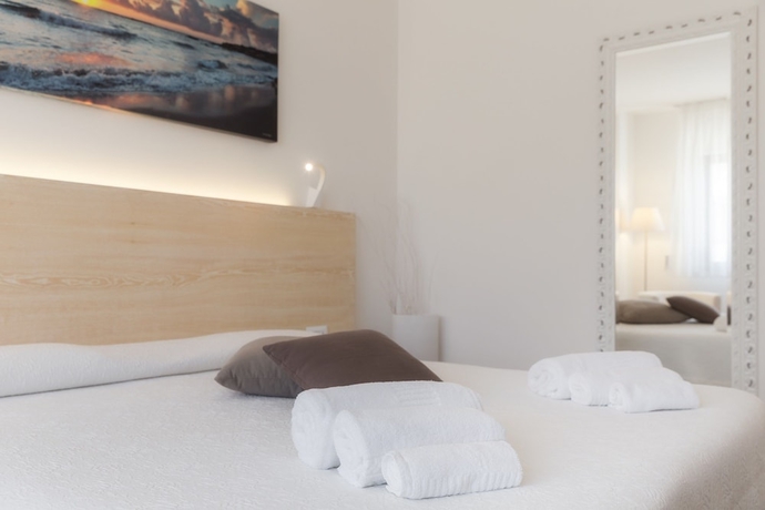 Imagen de la habitación del Hotel Alb&agrave;nia. Foto 2