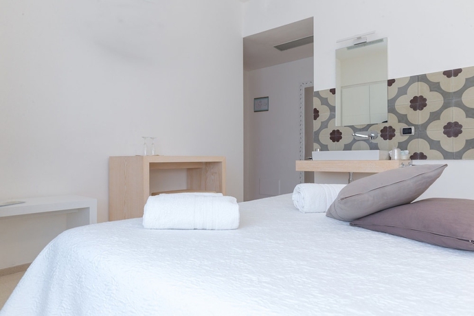 Imagen de la habitación del Hotel Alb&agrave;nia. Foto 5