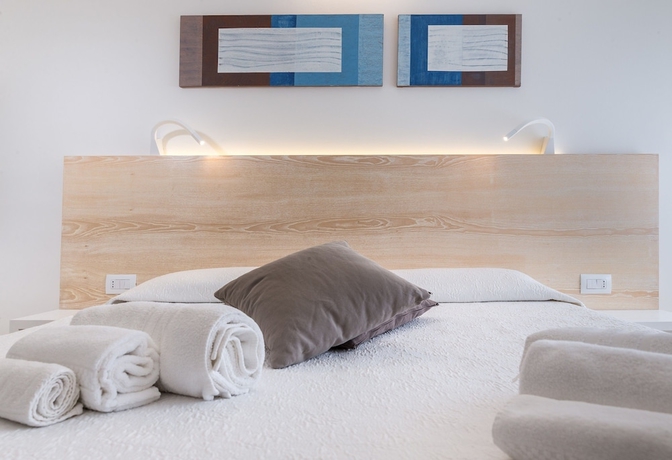 Imagen de la habitación del Hotel Alb&agrave;nia. Foto 8