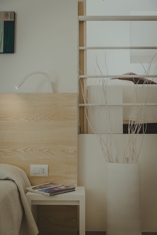 Imagen de la habitación del Hotel Alb&agrave;nia. Foto 10