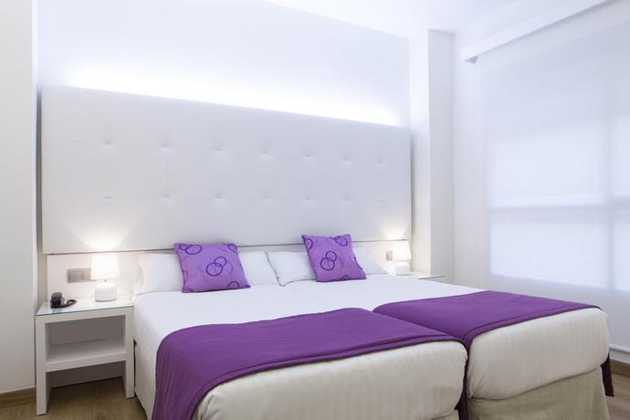 Imagen de la habitación del Hotel Albahia. Foto 4