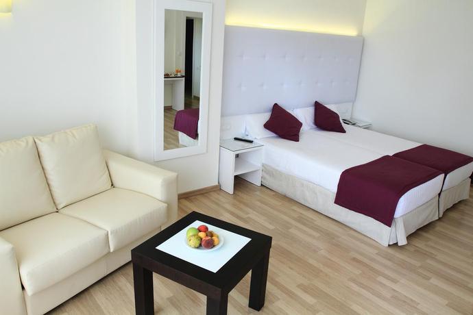 Imagen de la habitación del Hotel Albahia. Foto 6