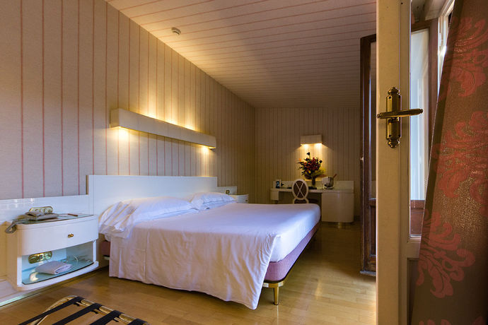 Imagen de la habitación del Hotel Albani Firenze. Foto 9