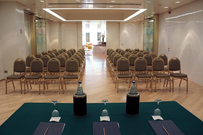 Imagen de los interiores del Hotel Albani Roma. Foto 8