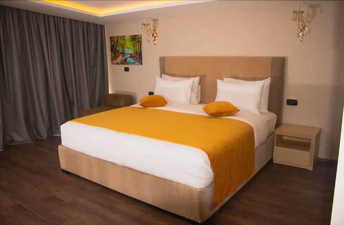 Imagen de la habitación del Hotel Albanopolis Hotel. Foto 9