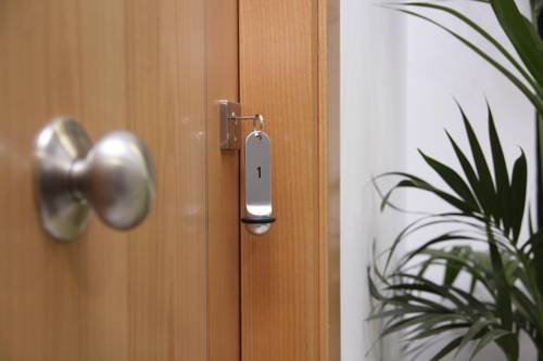 Imagen de la habitación del Hotel Albanta. Foto 6