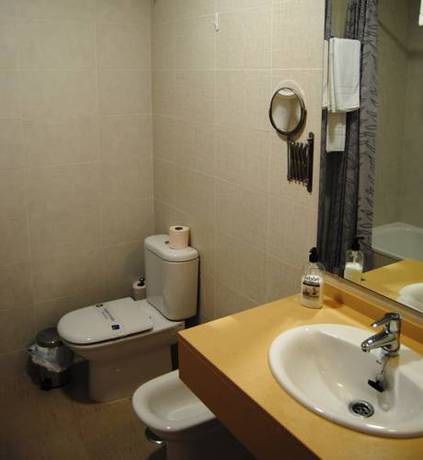 Imagen de la habitación del Hotel Albanta. Foto 8