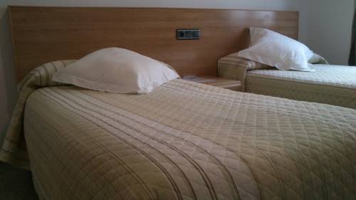 Imagen de la habitación del Hotel Albanta. Foto 10