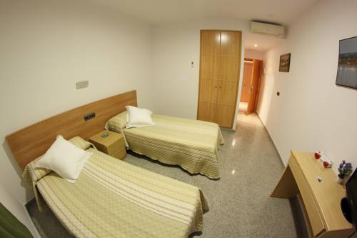 Imagen de la habitación del Hotel Albanta. Foto 13