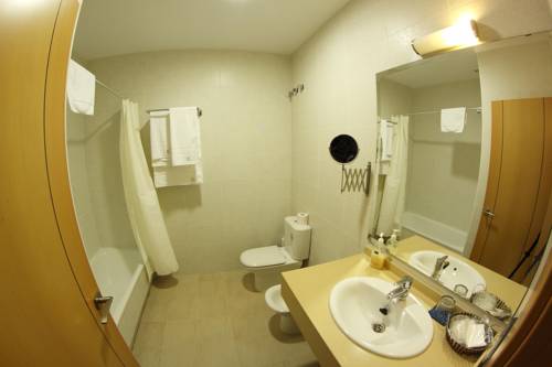 Imagen de la habitación del Hotel Albanta. Foto 14