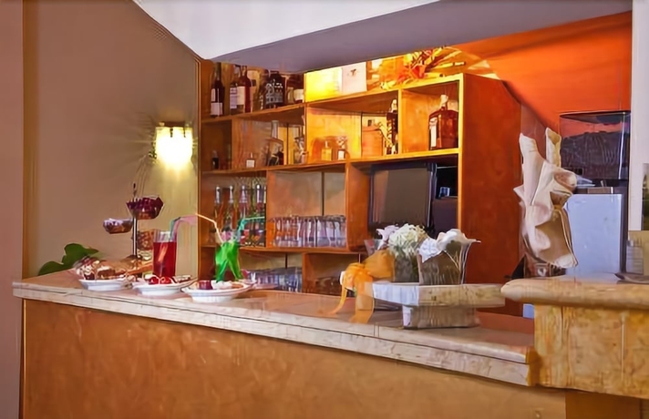 Imagen del bar/restaurante del Hotel Albanuova. Foto 9