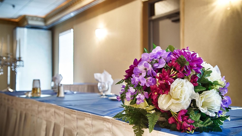 Imagen de los interiores del Hotel Albany Airport Inn. Foto 15