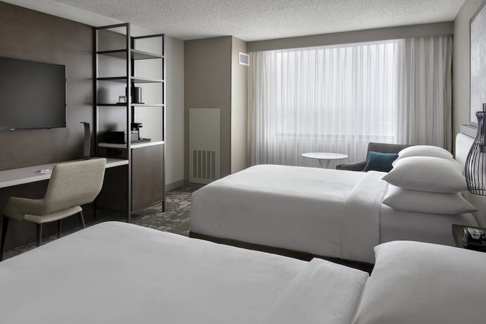 Imagen de la habitación del Hotel Albany Marriott. Foto 5