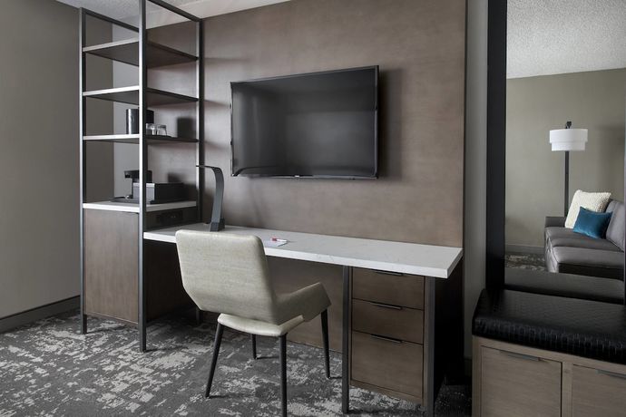 Imagen de la habitación del Hotel Albany Marriott. Foto 6