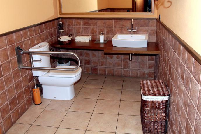 Imagen de los interiores del Hotel Albares. Foto 6