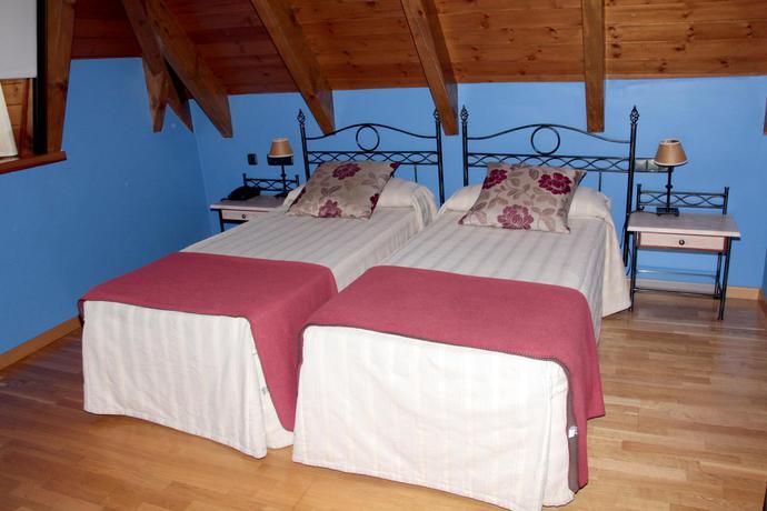 Imagen de la habitación del Hotel Albares. Foto 2