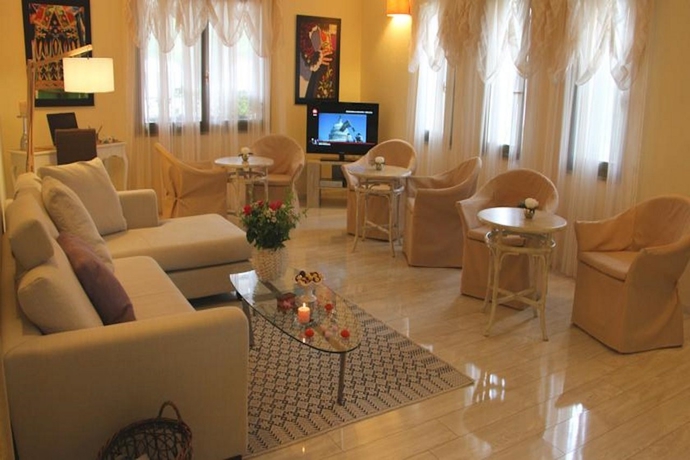 Imagen general del Hotel Albaruja. Foto 12