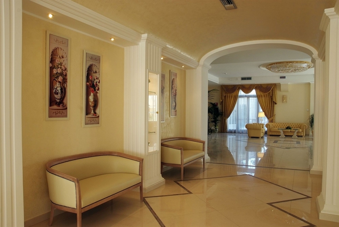 Imagen de los interiores del Hotel Albatres Palace. Foto 4