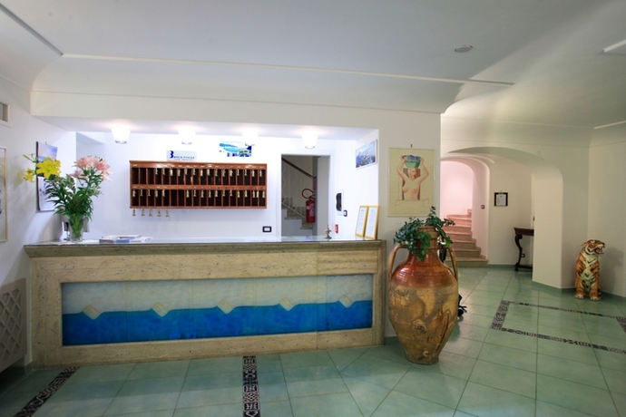 Imagen de los interiores del Hotel Albatros, Cuotto. Foto 12