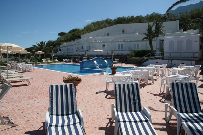 Imagen de la piscina del Hotel Albatros, Cuotto. Foto 15