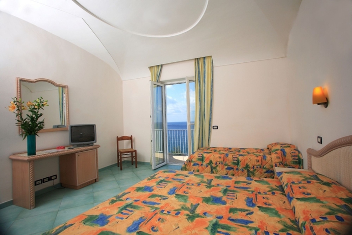 Imagen de la habitación del Hotel Albatros, Cuotto. Foto 11