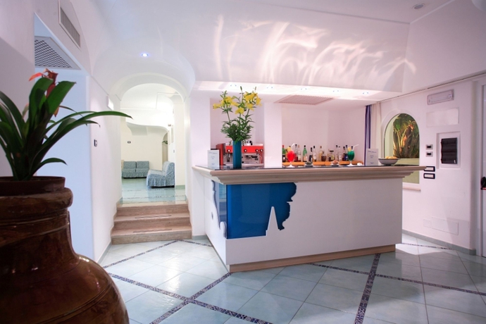 Imagen del bar/restaurante del Hotel Albatros, Cuotto. Foto 4