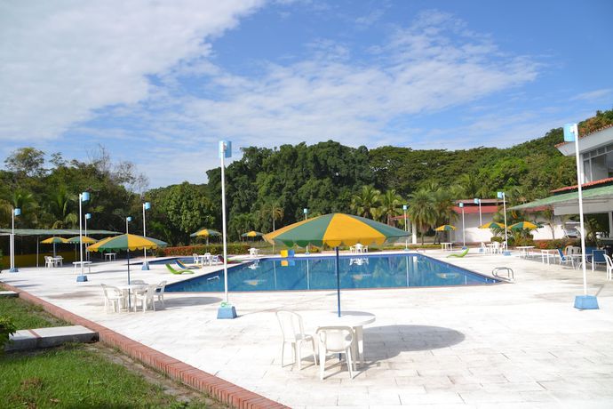 Imagen de la piscina del Hotel Albatros, Espinal. Foto 20