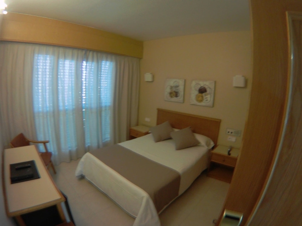 Imagen de la habitación del Hotel Albatros, Gandía. Foto 4