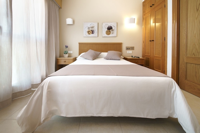 Imagen de la habitación del Hotel Albatros, Gandía. Foto 5