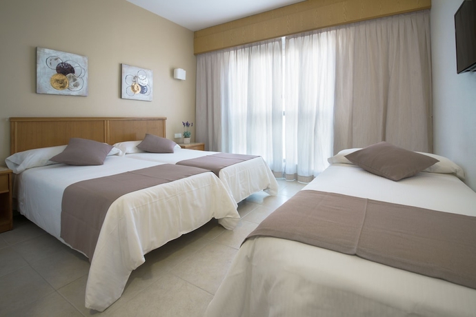 Imagen de la habitación del Hotel Albatros, Gandía. Foto 6