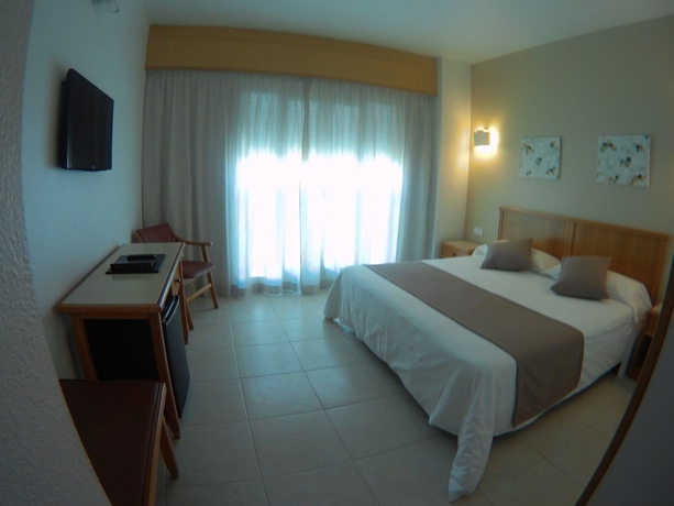 Imagen de la habitación del Hotel Albatros, Gandía. Foto 9