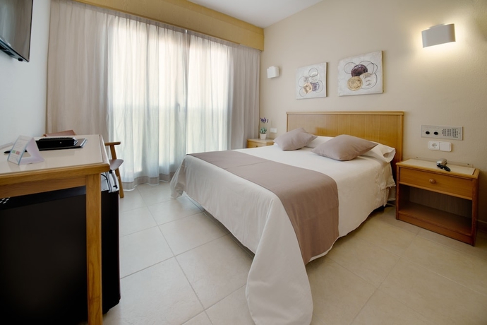 Imagen de la habitación del Hotel Albatros, Gandía. Foto 10