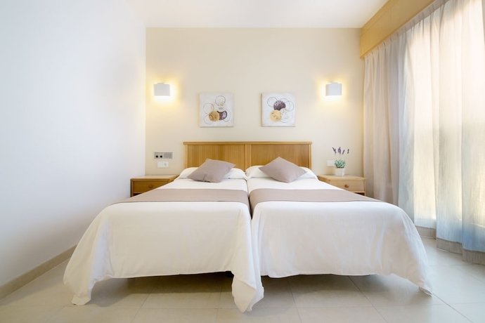 Imagen de la habitación del Hotel Albatros, Gandía. Foto 11