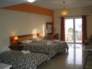 Imagen general del Hotel Albatros, PLOMARI. Foto 1